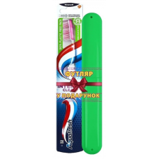 Зубна щітка Aquafresh Intence Clean+ футляр (середня)
